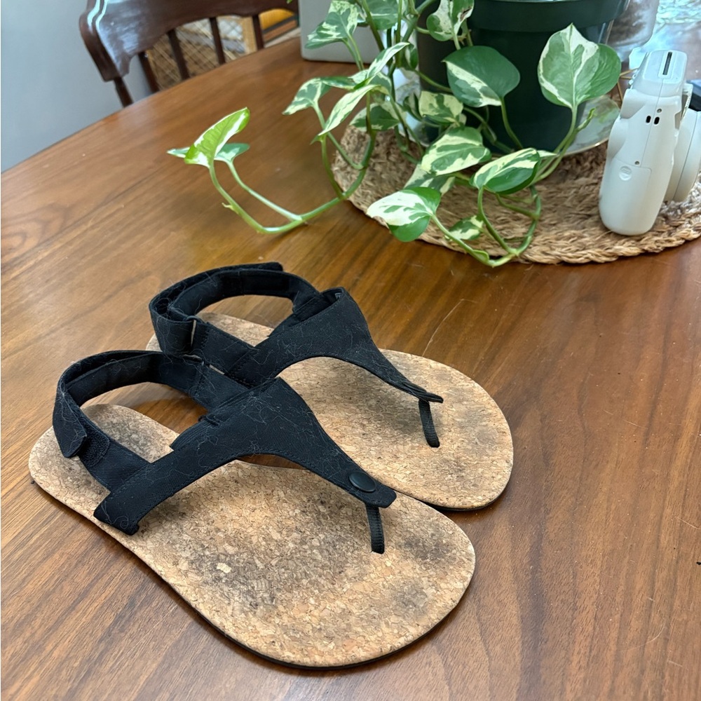 Feelgrounds Black Women's Sandals